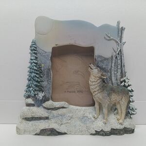 Winter Wolf Nature 3D Free Standing or Wall Hanging Picture Frame